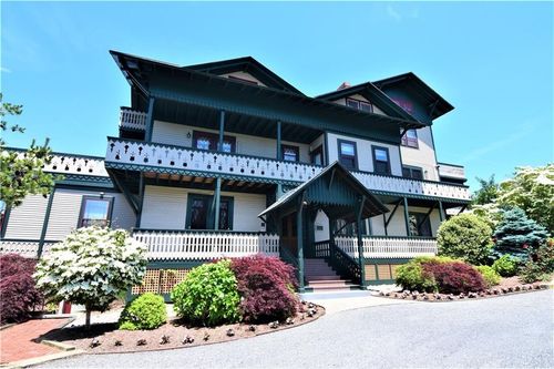 apt-i-35 Chastellux Ave, Newport, RI, 02840-3856 | Card Image
