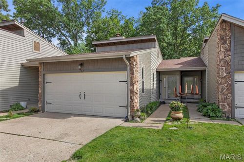 322 Villa Dr, Lake St Louis, MO, 63367-1362 | Card Image