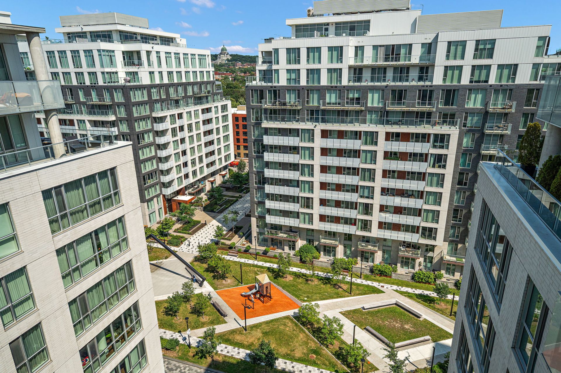 Residential in Montréal (Côte-des-Neiges/Notre-Dame-de-Grâce) 4