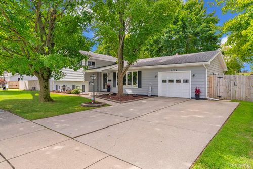1234 Wisconsin Ave, Marysville, MI, 48040-1442 | Card Image