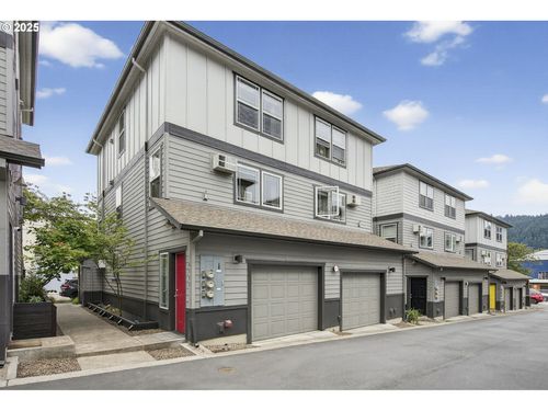 6735 N Salem Ave, Portland, OR, 97203-5427 | Card Image