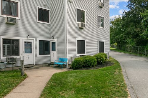 unit-401-66 Girard Ave, Newport, RI, 02840-1168 | Card Image