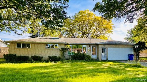37 Brian Ln, West Seneca, NY, 14224-1052 | Card Image