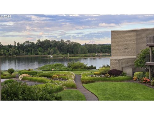 apt-8-5624 S Riverside Ln, Portland, OR, 97239-5963 | Card Image