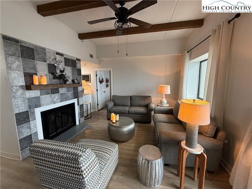 3-3325-303 Sugar Top Dr, Sugar Mountain, NC, 28604-8766 | Card Image