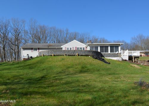 875 Davis Rd, Altoona, PA, 16601-7228 | Card Image