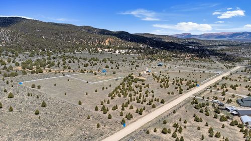 4250 W Pink Cliffs Dr, Hatch, UT, 84735 | Card Image