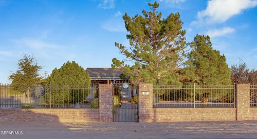 137 Magee Dr, Chaparral, NM, 88081-7774 | Card Image