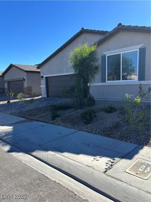 4699 Woodland Ave, Las Vegas, NV, 89121-7123 | Card Image