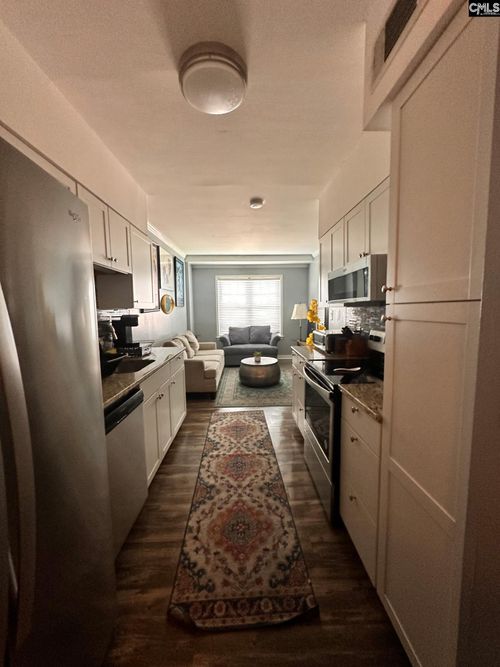 2002 Greene St, Columbia, SC, 29205-1677 | Card Image