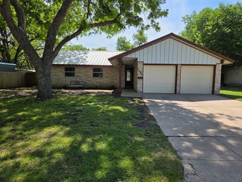 7408 Overhill Rd, Fort Worth, TX, 76116-9016 | Card Image
