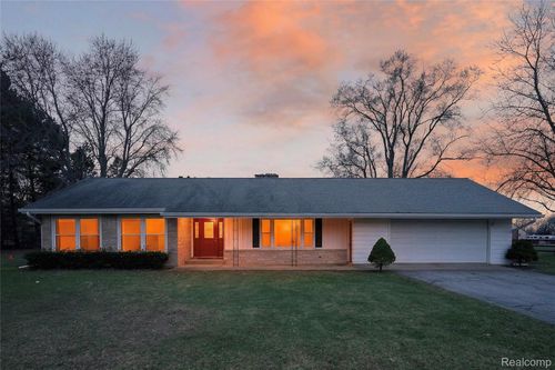 10960 Heather Ln, Whitmore Lake, MI, 48189-8144 | Card Image