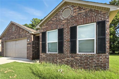 2965 W Emil Dr, Fayetteville, AR, 72704-8687 | Card Image
