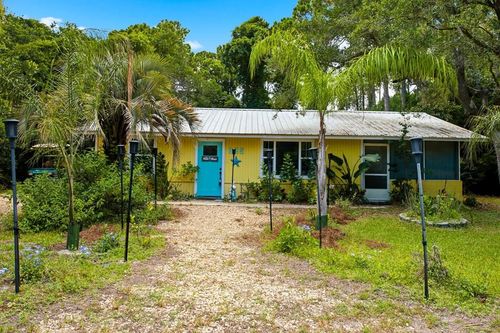 825 W Pine Ave, Saint George Island, FL, 32328-2508 | Card Image