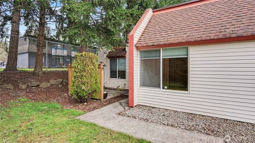 j5-14600 Se 176th St, Renton, WA, 98058-8949 | Card Image