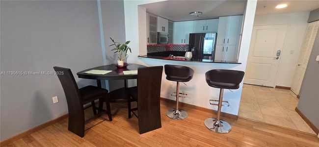 APT-1024 - 7900 Harbor Island Dr, Condo with 1 bedrooms, 2 bathrooms and null parking in North Bay Village FL | Image 20