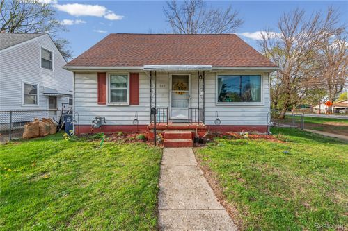 527 E Sunnybrook Dr, Royal Oak, MI, 48073-2677 | Card Image