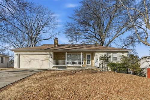 102 Nw 65th St, Gladstone, MO, 64118-3836 | Card Image