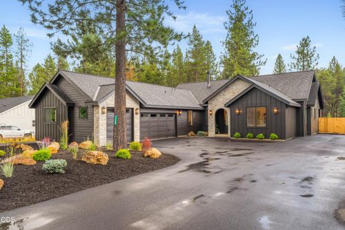17498 Snow Goose Rd, Bend, OR, 97707-2333 | Card Image