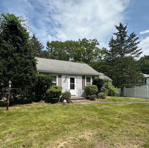 745 Monponsett St, Hanson, MA, 02341-2055 | Card Image
