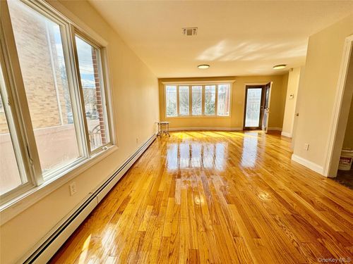fl-1st-64 230th St, Oakland Gardens, NY, 11364-2713 | Card Image