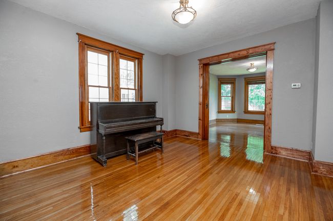 307 N Logan St, House other with 3 bedrooms, 2 bathrooms and 2 parking in Deer Creek IL | Image 8