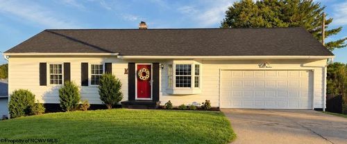 1614 Crestmont Cir, Fairmont, WV, 26554-2133 | Card Image