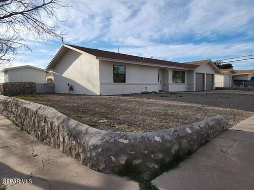 201 Vista Rio Cir, El Paso, TX, 79912-2125 | Card Image
