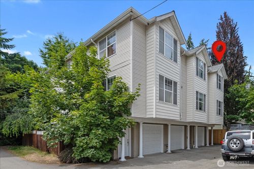 c-13716 Midvale Ave N, Seattle, WA, 98133-7051 | Card Image
