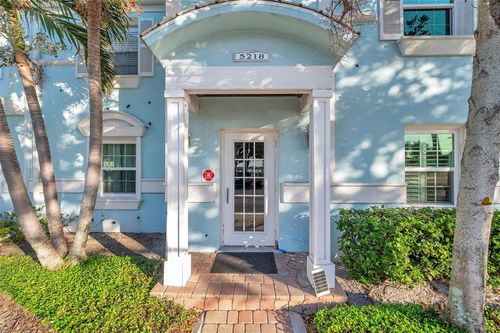 d-5218 Beach Drive Se, SAINT PETERSBURG, FL, 33705 | Card Image