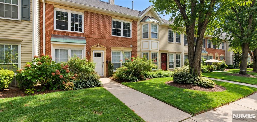 Residential Lease in Newark