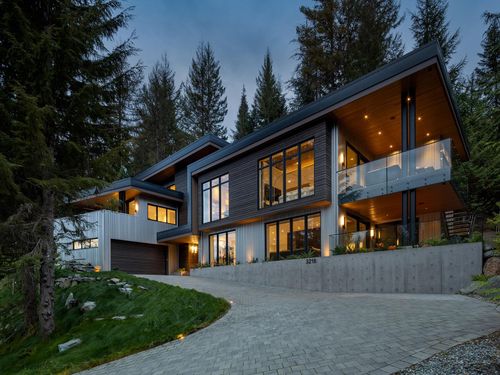 3218 Juniper Pl, Whistler, BC, V8E0B8 | Card Image