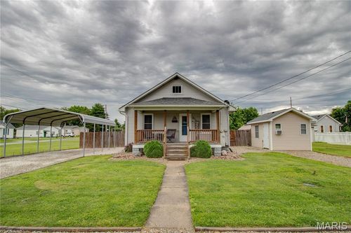 305 High St, Jerseyville, IL, 62052-1917 | Card Image