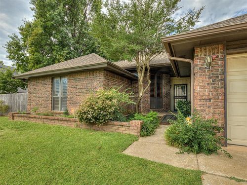 311 Tumbleweed Rd, Yukon, OK, 73099-6857 | Card Image