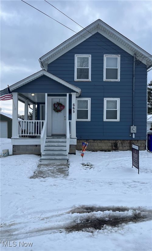 665 Crown Ave, Ravenna, OH, 44266-2801 | Card Image