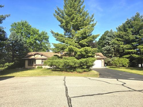 W367S9700 Charnwood Lane, Eagle, WI, 53119 | Card Image