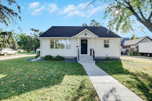 100 4th Ave Se, Osseo, MN, 55369-1519 | Card Image