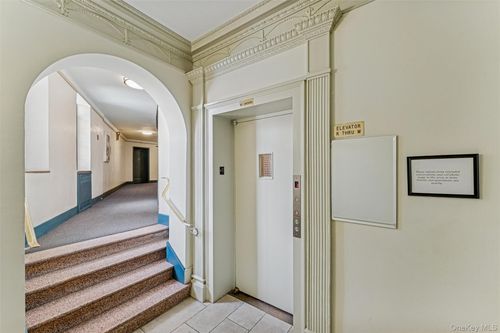 apt-6r-8451 Beverly Rd, Kew Gardens, NY, 11415-2113 | Card Image