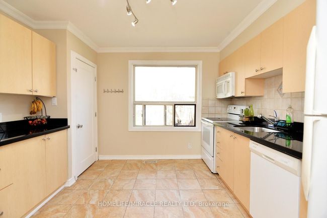 7 Sophia St, House other with 3 bedrooms, 2 bathrooms and 4 parking in Brampton ON | Image 12