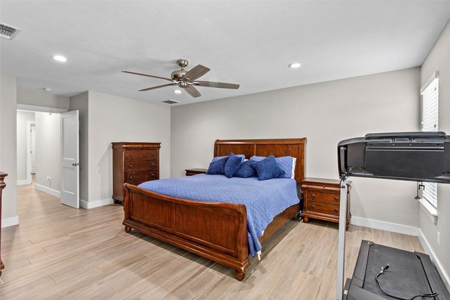 311 E Galveston St, House other with 3 bedrooms, 2 bathrooms and null parking in Giddings TX | Image 20