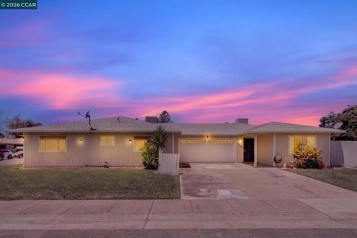 221 Eric Cir, Galt, CA, 95632-2145 | Card Image