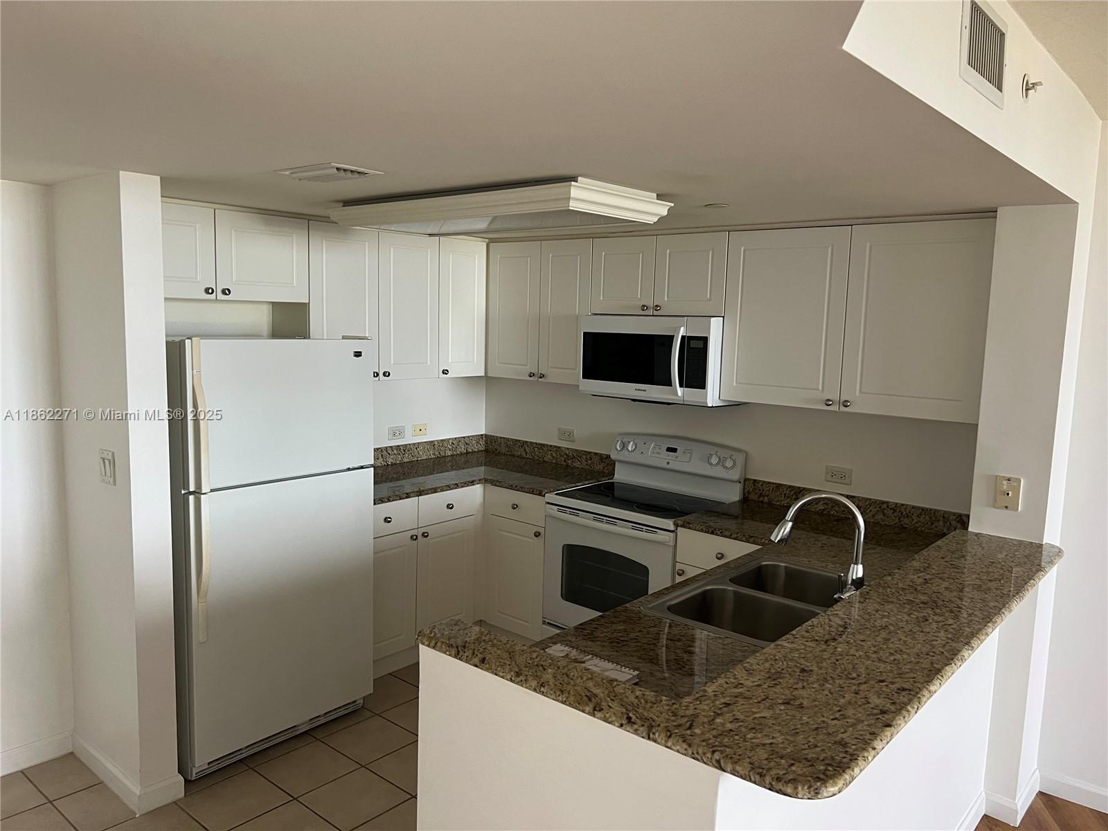 Residential in Aventura 4