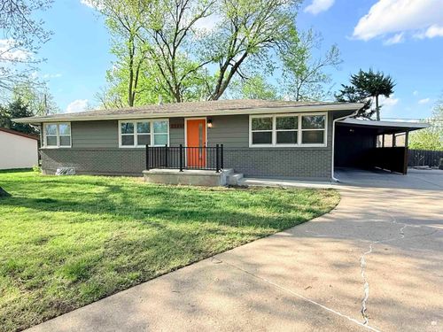 2320 Bailey Dr, Manhattan, KS, 66502-2733 | Card Image