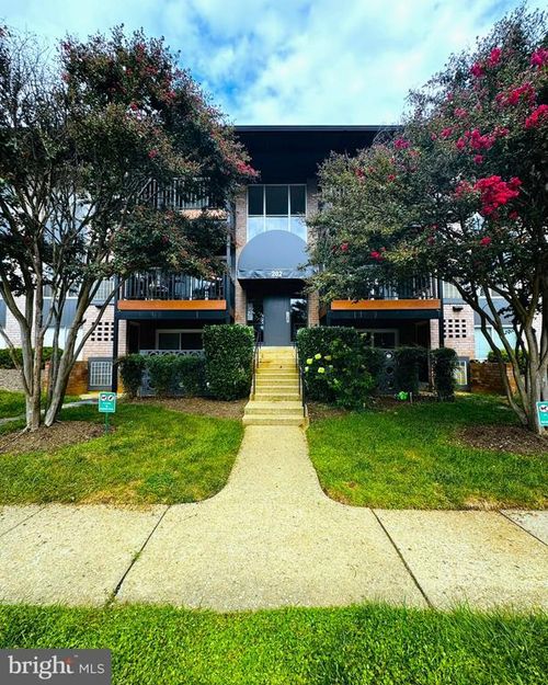 21-202 Park Terrace Ct Se, VIENNA, VA, 22180-5876 | Card Image