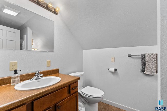 2424 S Main Ave, House other with 4 bedrooms, 3 bathrooms and null parking in Sioux Falls SD | Image 24