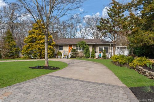 26 Bittersweet Ave, Hampton Bays, NY, 11946-1316 | Card Image