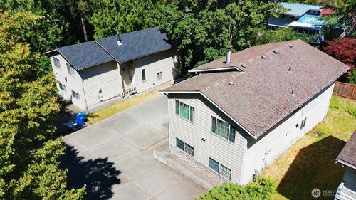 10616 Roosevelt Way Ne, Seattle, WA, 98125-7306 | Card Image