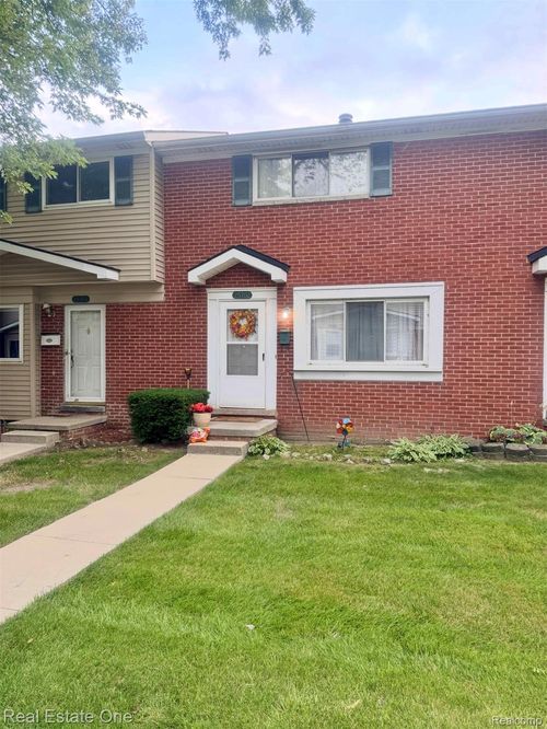 25702 Cambridge Ct, Roseville, MI, 48066-3876 | Card Image
