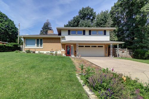 804 N 11th St, Clinton, IA, 52732-3423 | Card Image
