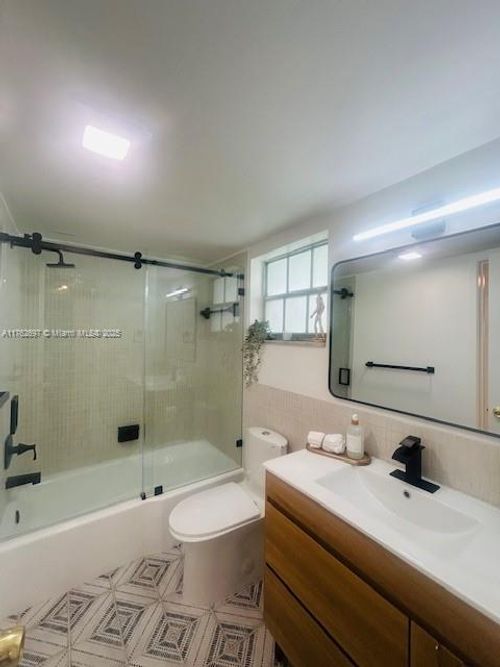 apt-306-1101 Hillcrest Ct, Hollywood, FL, 33021-7836 | Card Image